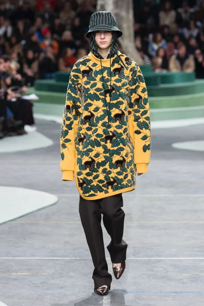 Look 54